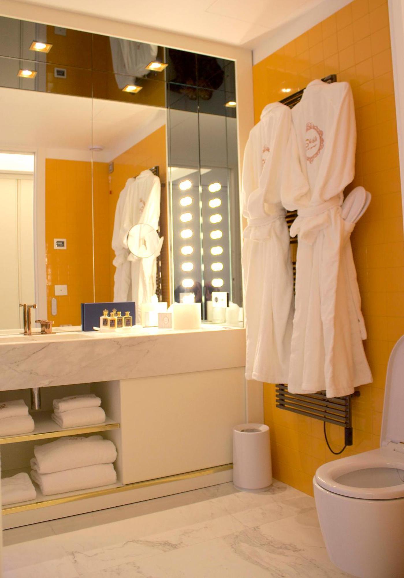 Ghibli Hotel ชิวิตาโนวา มาร์เค ภายนอก รูปภาพ