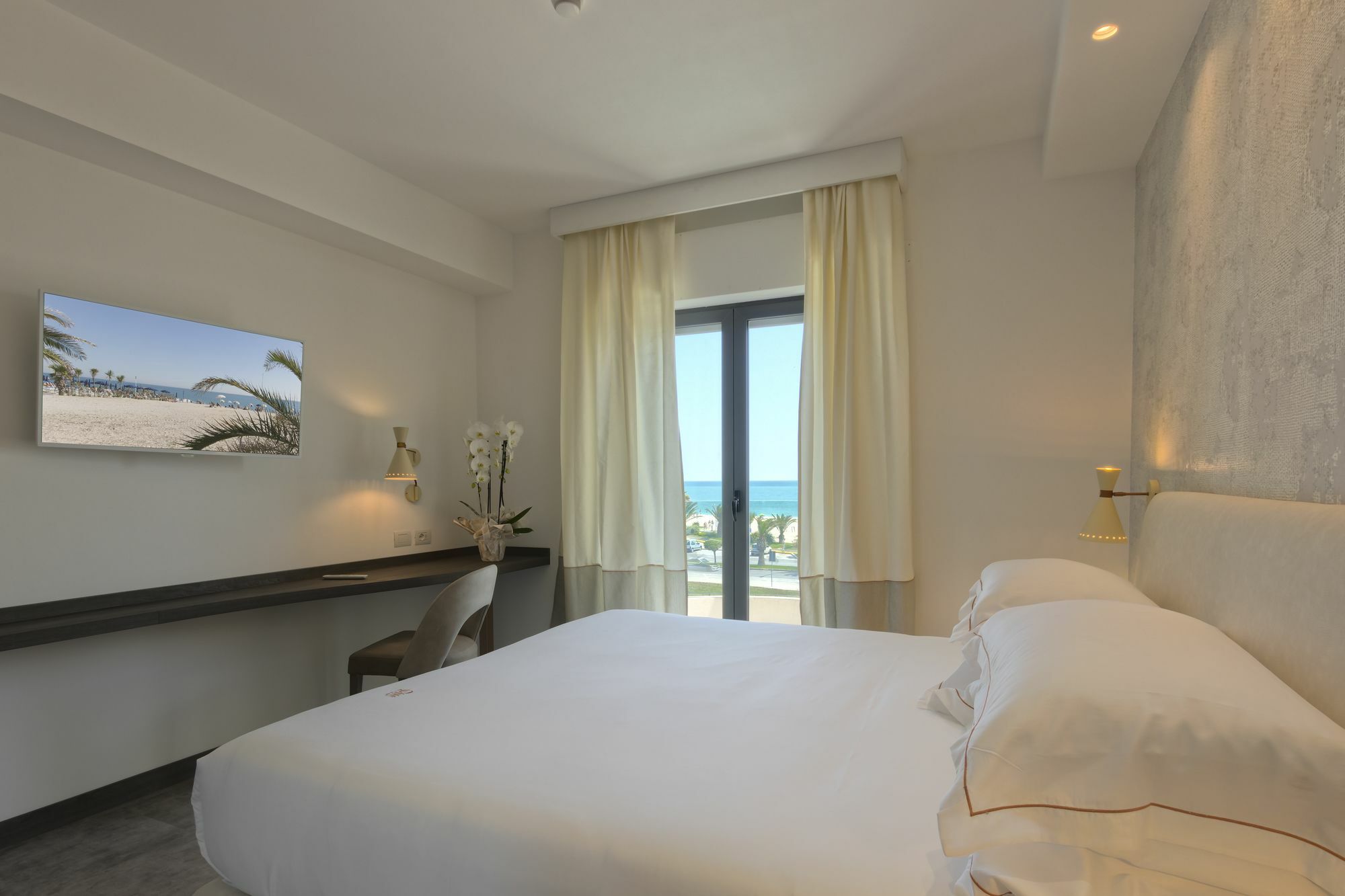 Ghibli Hotel ชิวิตาโนวา มาร์เค ภายนอก รูปภาพ